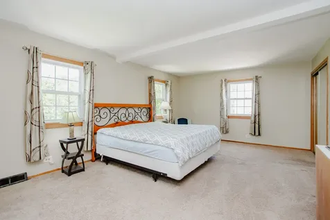 722 North Mavis Lane Addison IL 60101