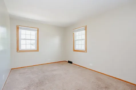 722 North Mavis Lane Addison IL 60101