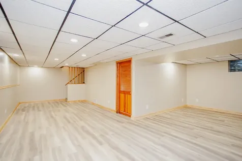 722 North Mavis Lane Addison IL 60101