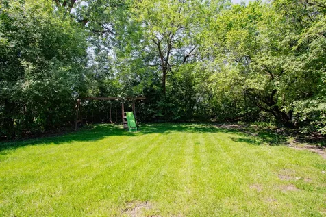 722 North Mavis Lane Addison IL 60101