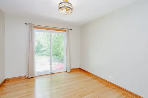 722 North Mavis Lane Addison IL 60101