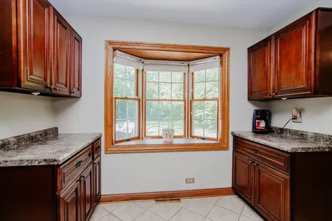 722 North Mavis Lane Addison IL 60101