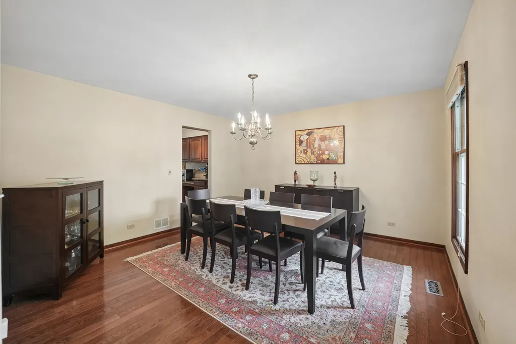 837 Heatherstone Drive Schaumburg IL 60173
