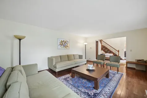 837 Heatherstone Drive Schaumburg IL 60173