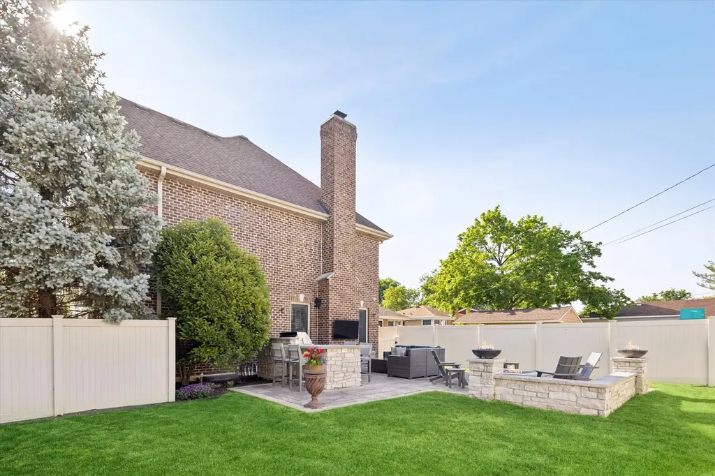 773 South Fairfield Avenue Elmhurst IL 60126