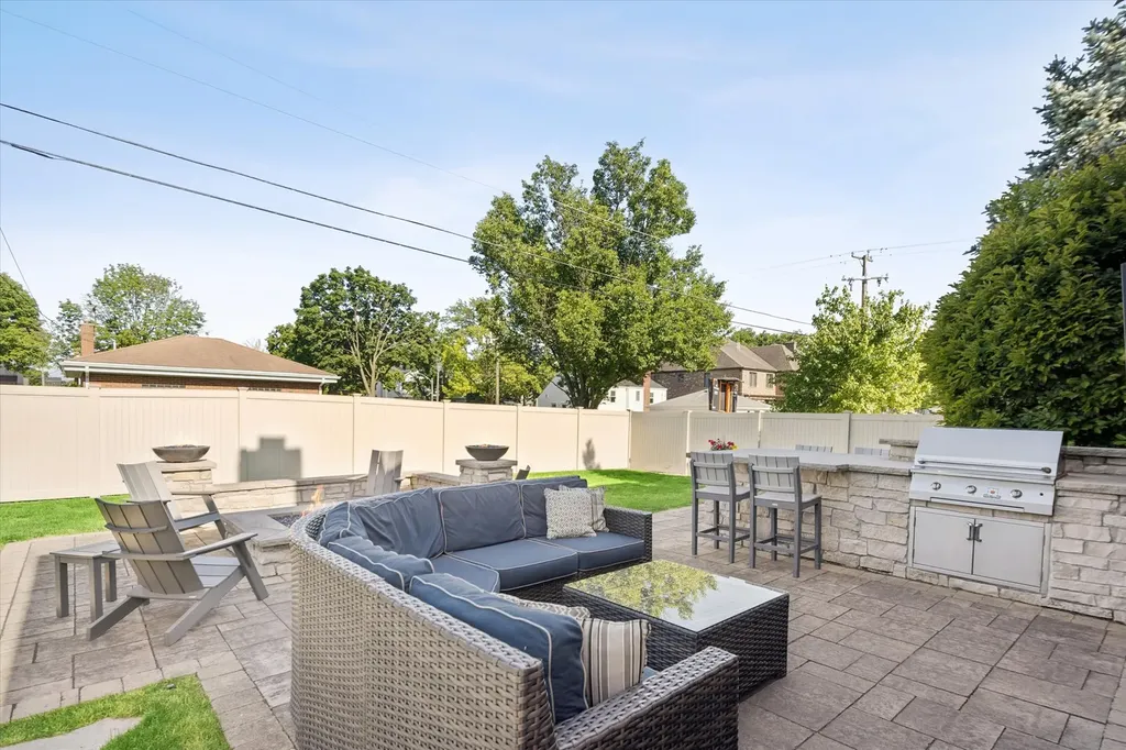 773 South Fairfield Avenue Elmhurst IL 60126