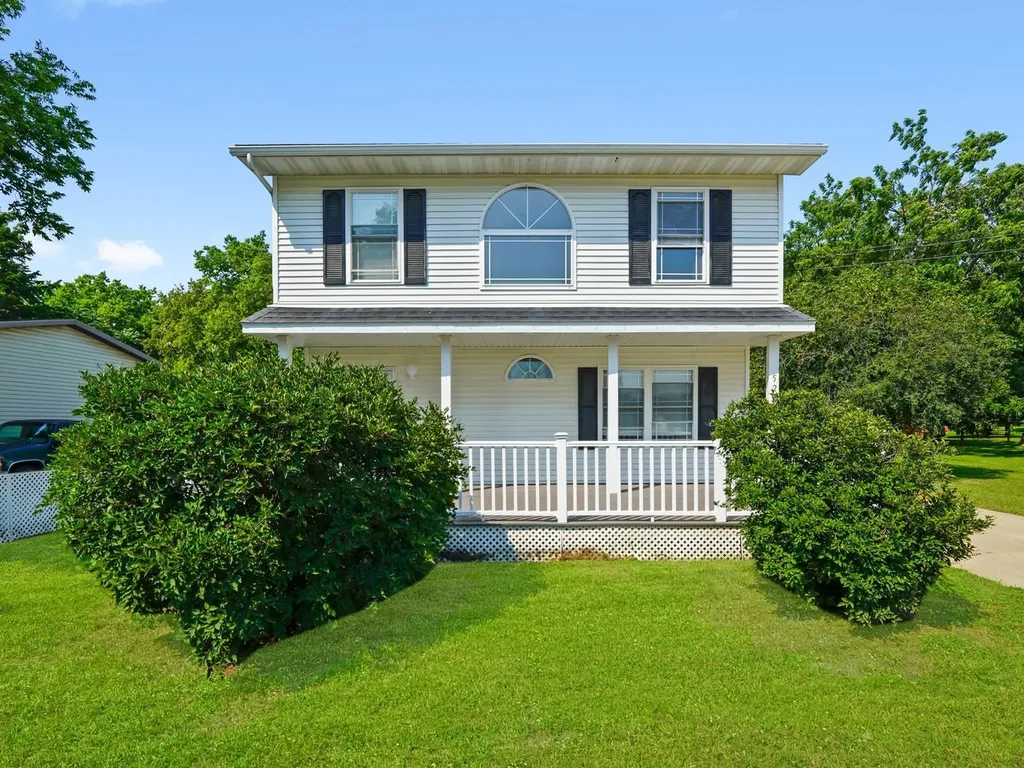 520 West Johnson Street Utica IL 61373
