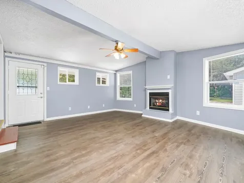 520 West Johnson Street Utica IL 61373