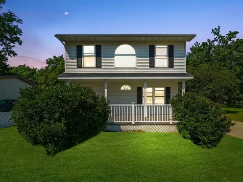 520 West Johnson Street Utica IL 61373