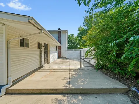 520 West Johnson Street Utica IL 61373