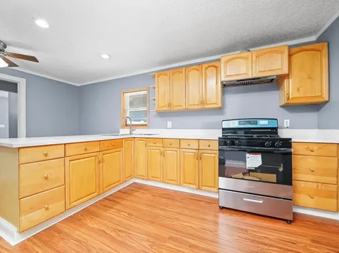 520 West Johnson Street Utica IL 61373