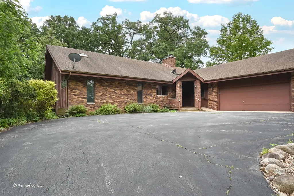 17001 Mcguire Road Harvard IL 60033