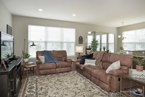 980 Prescott Lane Pingree Grove IL 60140