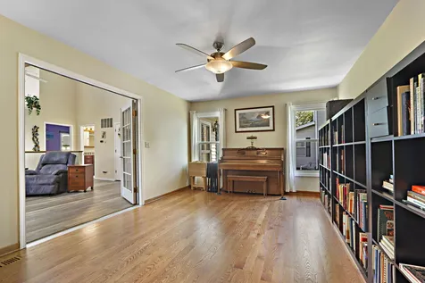 1137 Lockwood Court E Buffalo Grove IL 60089