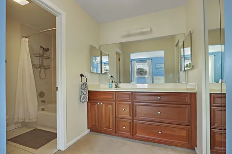 1137 Lockwood Court E Buffalo Grove IL 60089