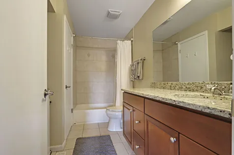 1137 Lockwood Court E Buffalo Grove IL 60089