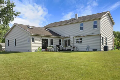 1137 Lockwood Court E Buffalo Grove IL 60089