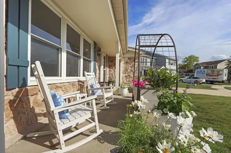 1137 Lockwood Court E Buffalo Grove IL 60089