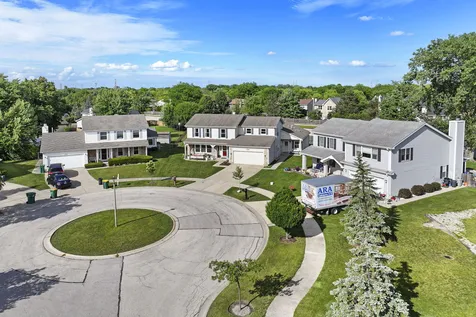 1137 Lockwood Court E Buffalo Grove IL 60089
