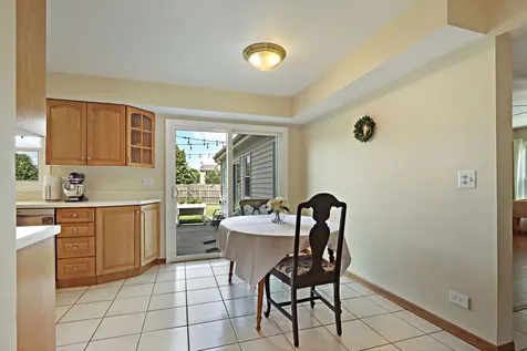 1137 Lockwood Court E Buffalo Grove IL 60089