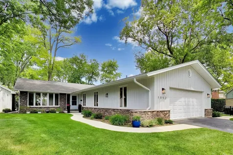 1052 Rolling Pass Glenview IL 60025