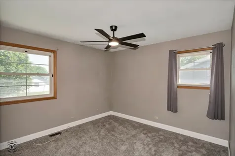 16261 92ND Avenue Orland Hills IL 60487
