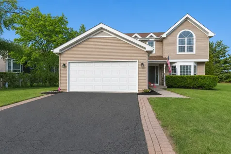 1759 Deerhaven Drive Crystal Lake IL 60014