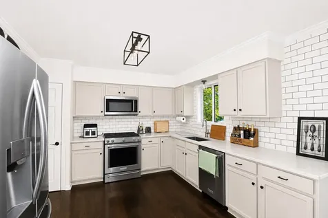 1759 Deerhaven Drive Crystal Lake IL 60014