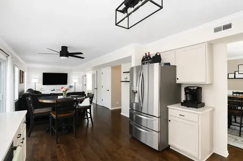 1759 Deerhaven Drive Crystal Lake IL 60014