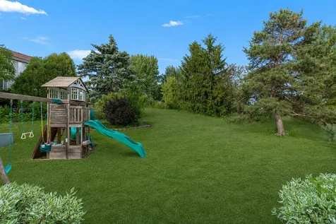 1759 Deerhaven Drive Crystal Lake IL 60014