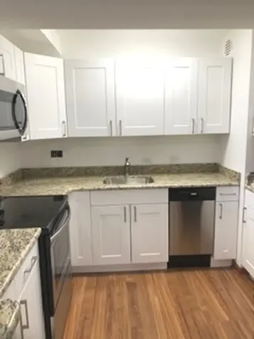 2909 North Sheridan Road Chicago IL 60657