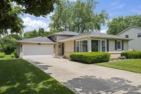 1114 East Dogwood Lane Mount Prospect IL 60056