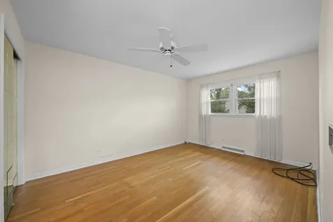 1114 East Dogwood Lane Mount Prospect IL 60056