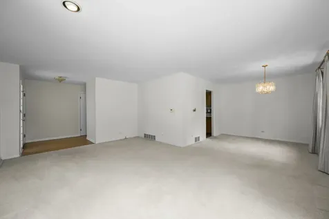 1114 East Dogwood Lane Mount Prospect IL 60056