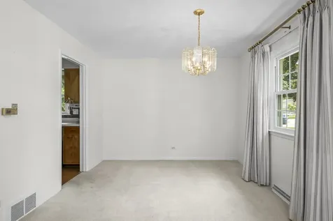 1114 East Dogwood Lane Mount Prospect IL 60056