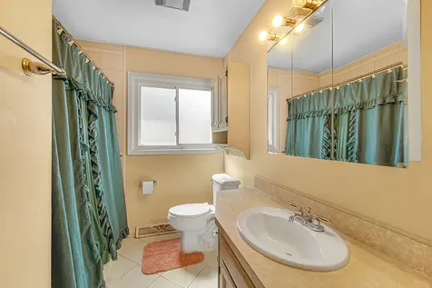580 North 6th Avenue Des Plaines IL 60016