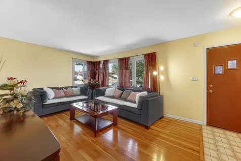 580 North 6th Avenue Des Plaines IL 60016
