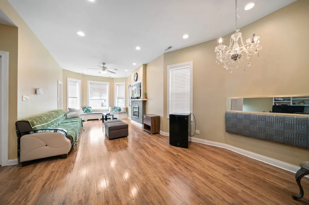 5208 West Washington Boulevard Chicago IL 60644