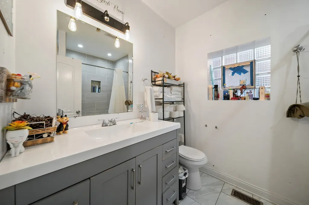 5208 West Washington Boulevard Chicago IL 60644