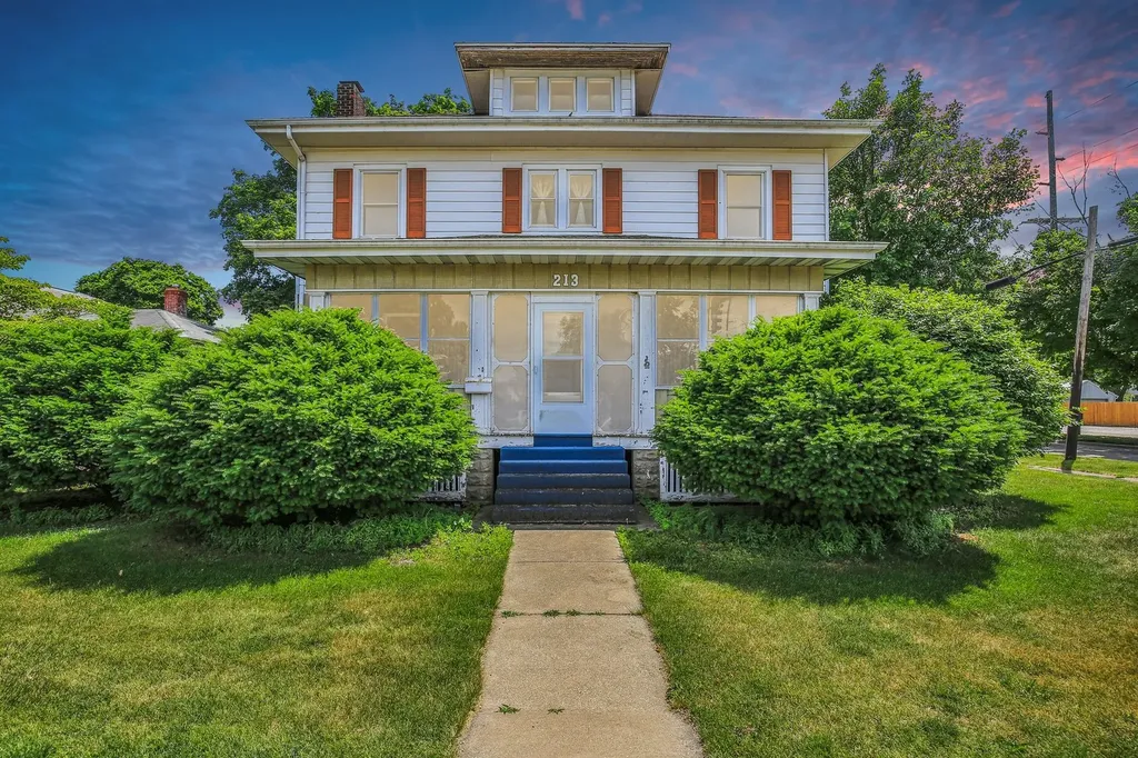213 West Oak Street Fairbury IL 61739