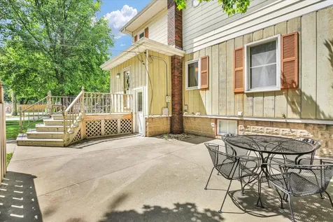 213 West Oak Street Fairbury IL 61739