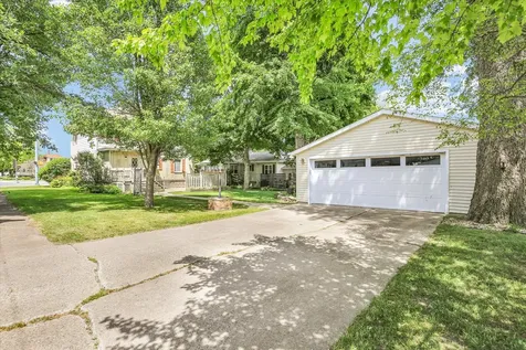 213 West Oak Street Fairbury IL 61739