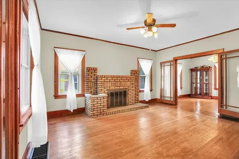 213 West Oak Street Fairbury IL 61739