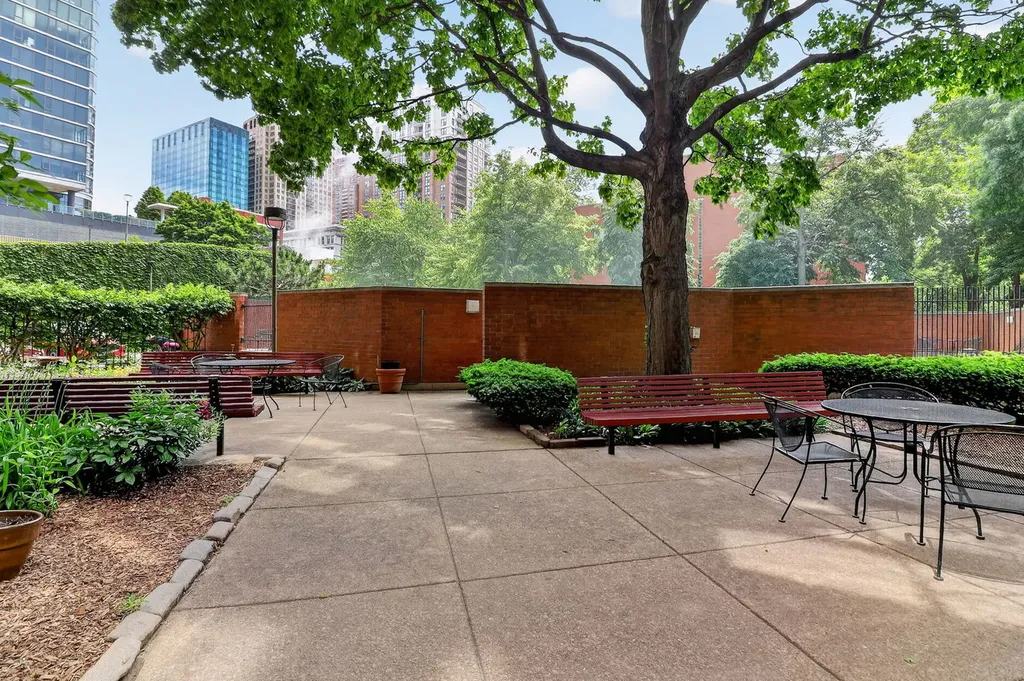 901 South Plymouth Court Chicago IL 60605