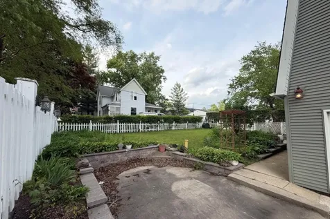 600 Dewey Street Harvard IL 60033