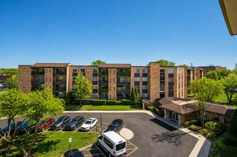 1101 South Hunt Club Drive Mount Prospect IL 60056