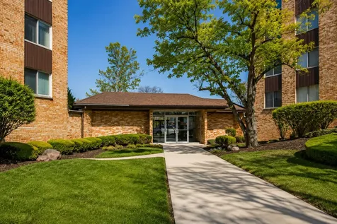 1101 South Hunt Club Drive Mount Prospect IL 60056