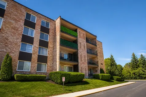 1101 South Hunt Club Drive Mount Prospect IL 60056