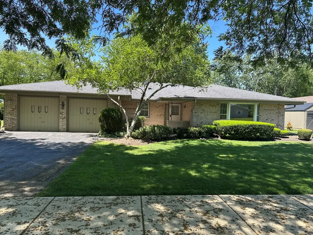 214 South Walnut Lane Schaumburg IL 60193
