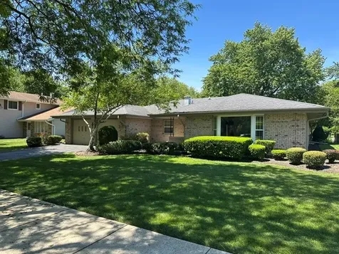 214 South Walnut Lane Schaumburg IL 60193